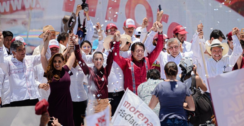 TORREÓN, COAHUILA, 26JUNIO2022.- Integrantes de Morena entre aspirantes a la presidencia de la República como: Claudia Sheinbaum, Adán Augusto López y Ricardo Morenal, así como gobernadores electos como: Mara Lezama y Américo Villarreal Anaya se dieron cita a una asamblea informativa, en la que se hicieron presentes los aspirantes a la gubernatura de este estado Armando Guadiana y Ricardo Mejía Berdeja. También estuvieron los dirigentes Mario Delgado y Citlalli Hernández.