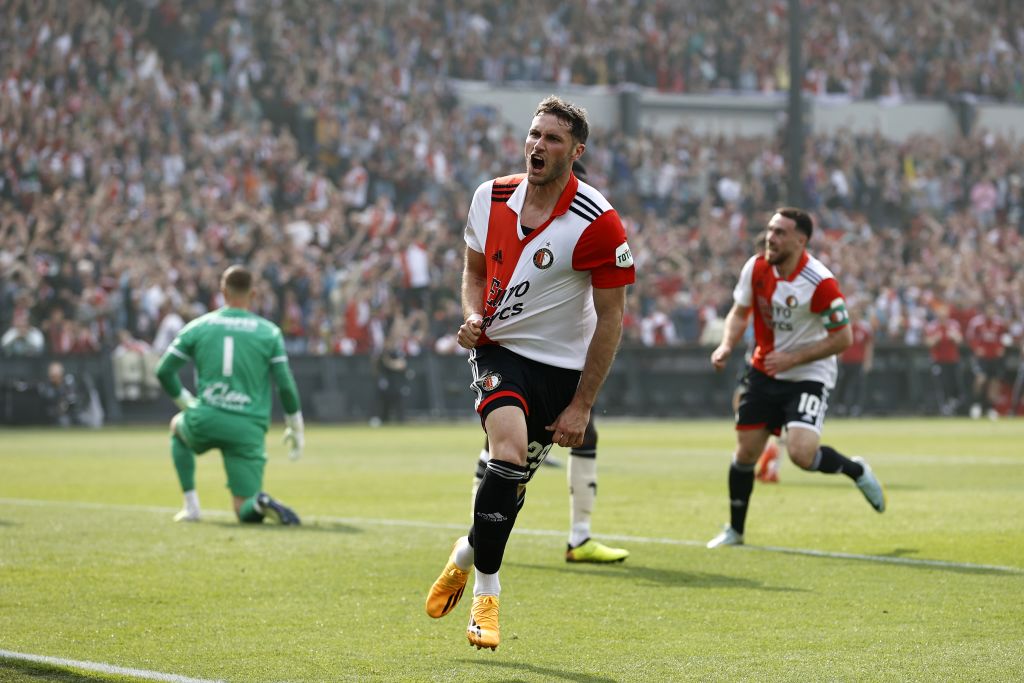 El gol de Santi Giménez para ser campeón de la Eredivisie con Feyenoord