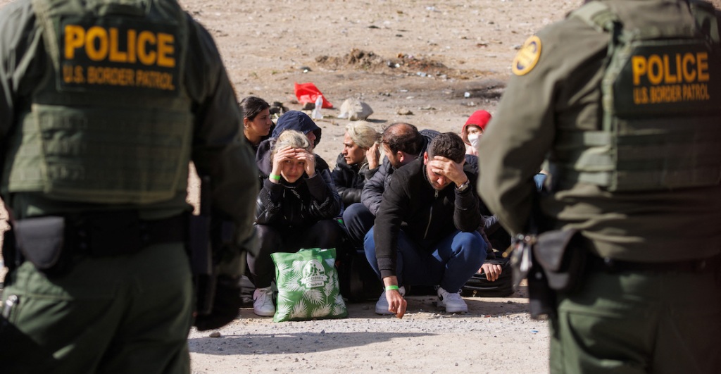 Filas de migrantes en Texas