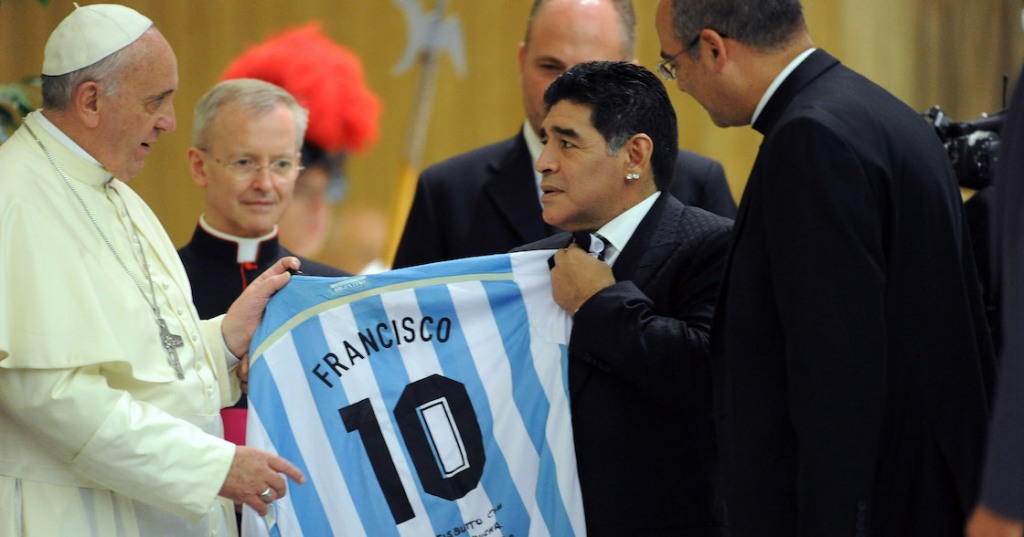 El mensaje del Papa Francisco sobre Maradona: "Era un poeta en el campo y un hombre frágil"