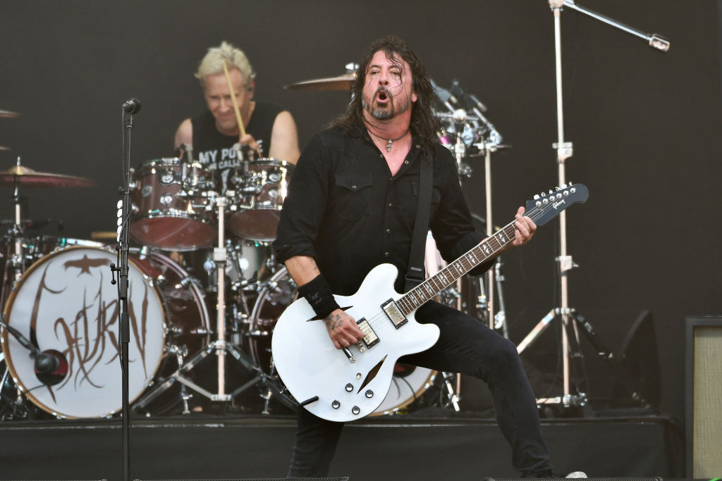 Fotos y videos de la presentación "sorpresa" de Foo Fighters en Glastonbury 2023