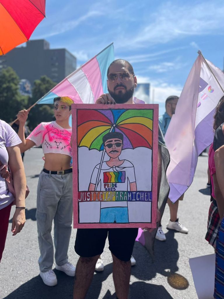 Pancartas de la Marcha LGBT.