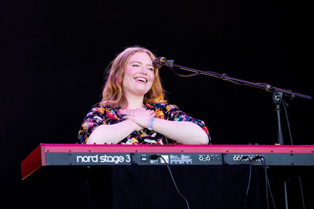 Conoce a Freya Ridings, la increíble voz del pop británico que impactó a Tears for Fears y Lewis Capaldi