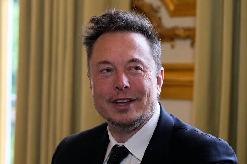 Elon Musk cree que la "superinteligencia" artificial llegará en "cinco o seis años". Foto de EFE