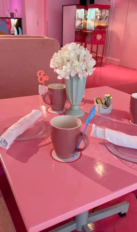 cafetería barbie cdmx