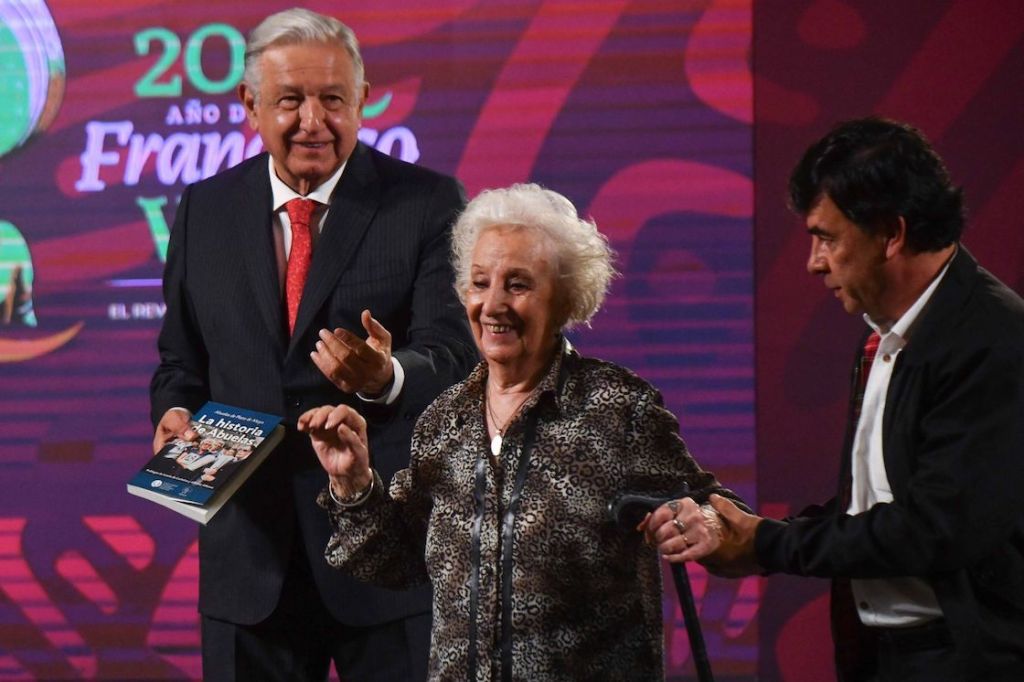 AMLO recibió a la fundadora de las Abuelas de Plaza de Mayo.