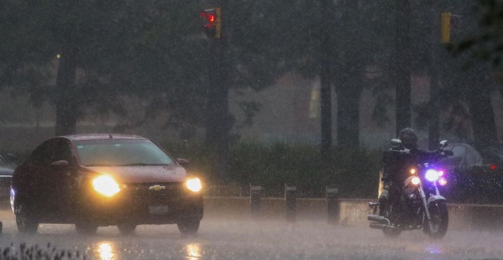 ¿Traen paraguas hoy? Se esperan fuertes lluvias y granizo en CDMX