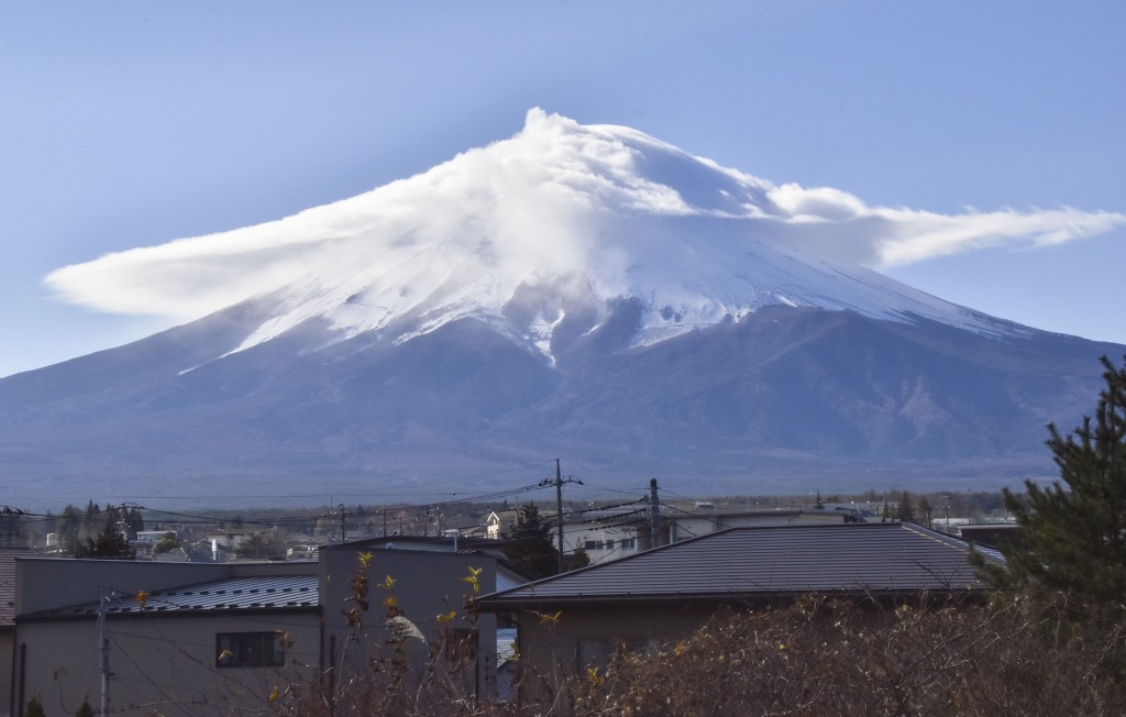 ¿Qué son las nubes lenticulares y por qué preocupa su presencia?