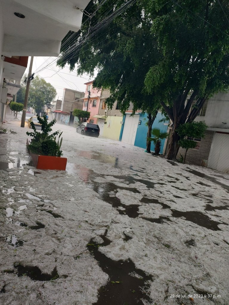 Los videos de la lluvia y granizo que afectaron CDMX