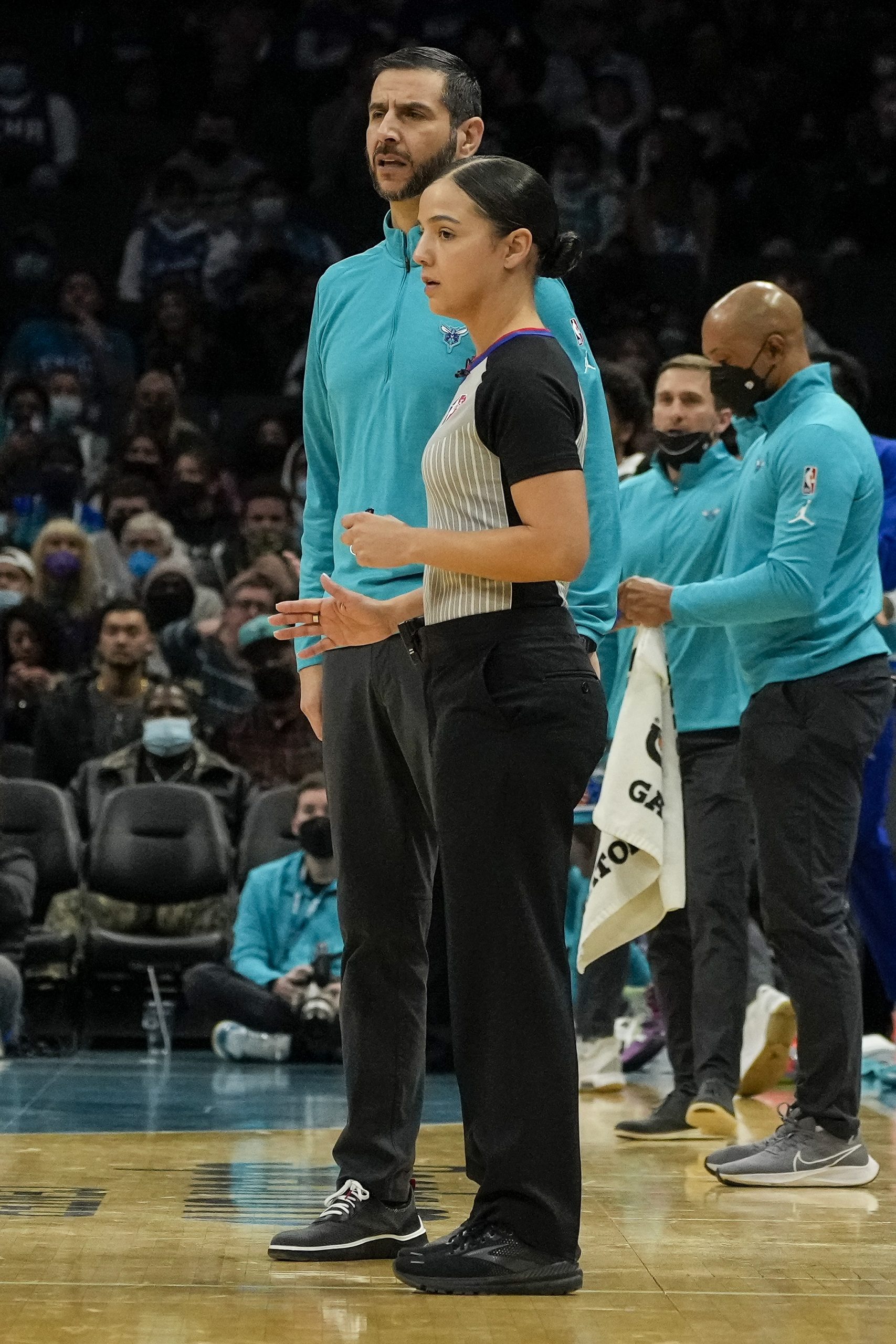 La historia de Blanca Burns, la primera árbitra mexicana en la NBA 