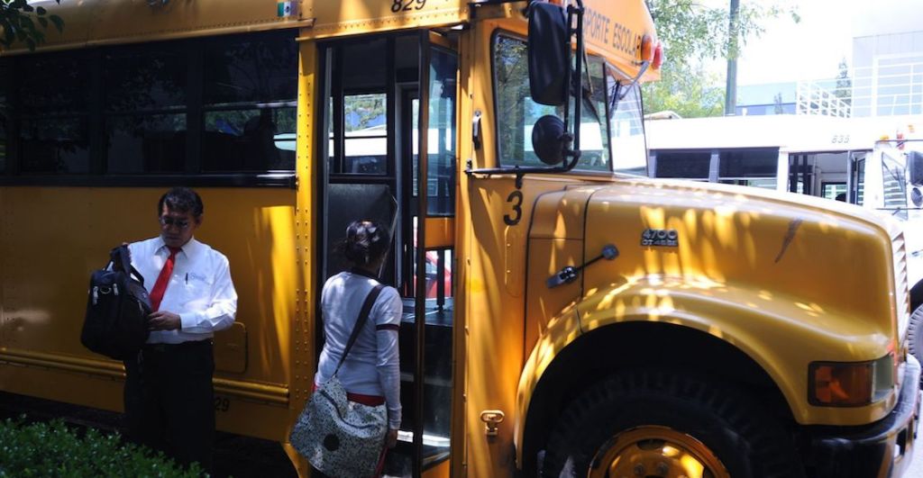 ¿Cómo puedes deducir las colegiaturas y transporte escolar en el SAT?