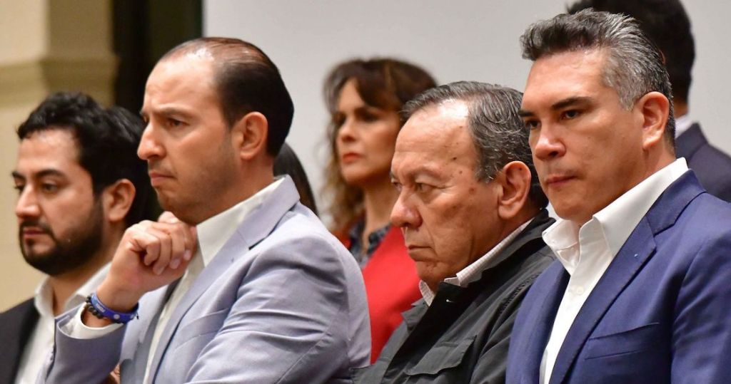 Los dirigentes nacionales Marko Cortés (PAN), Alejandro Moreno (PRI) y Jesús Zambrano, (PRD), junto a integrantes de las secretarías generales, coordinadores parlamentarios y del comité organizador del Frente Amplio por México, encabezaron la presentación de los observadores que conformarán la "Misión de Acompañamiento Cívico" en el procedimiento interno de la elección del coordinador general de la coalición.