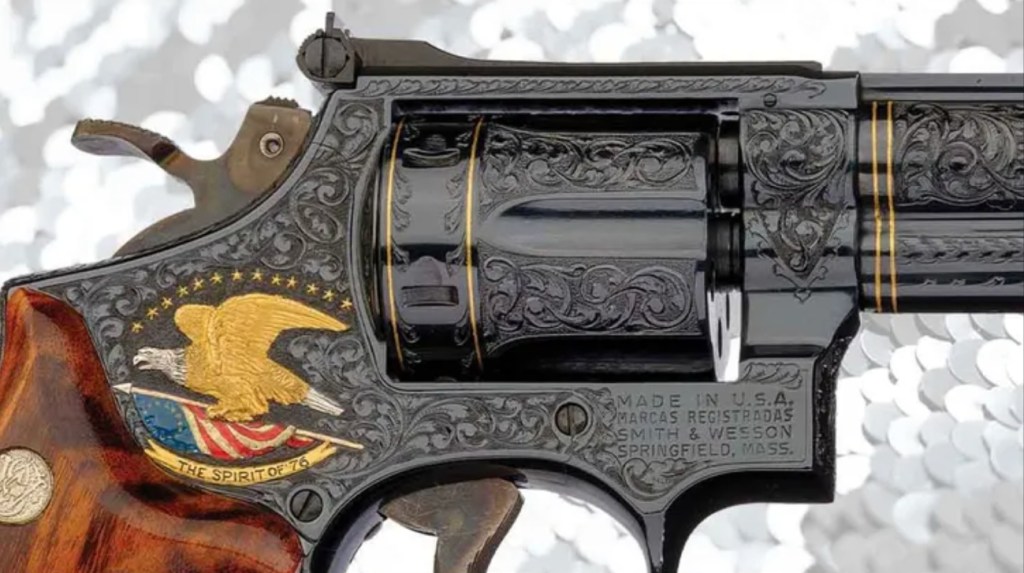 ¡Qué barato! Subastan revolver de Elvis Presley en más de 3 millones de pesos 