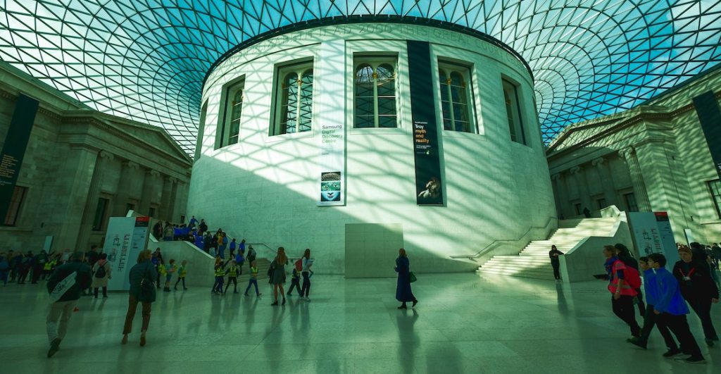 Roban tesoros del Museo Británico de Londres.