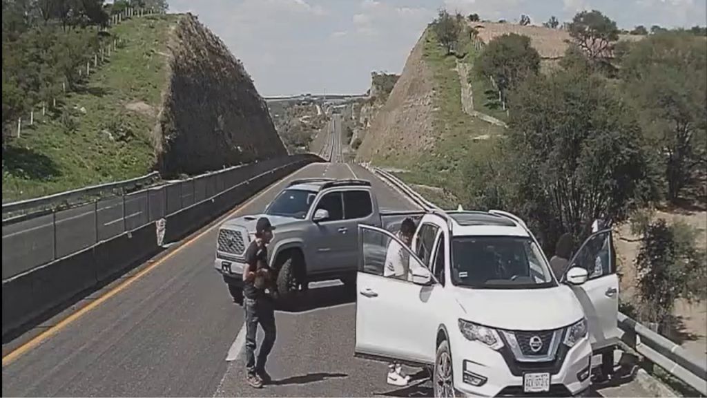 Con rifles: Video muestra asalto en plena carretera de Lagos de Moreno 