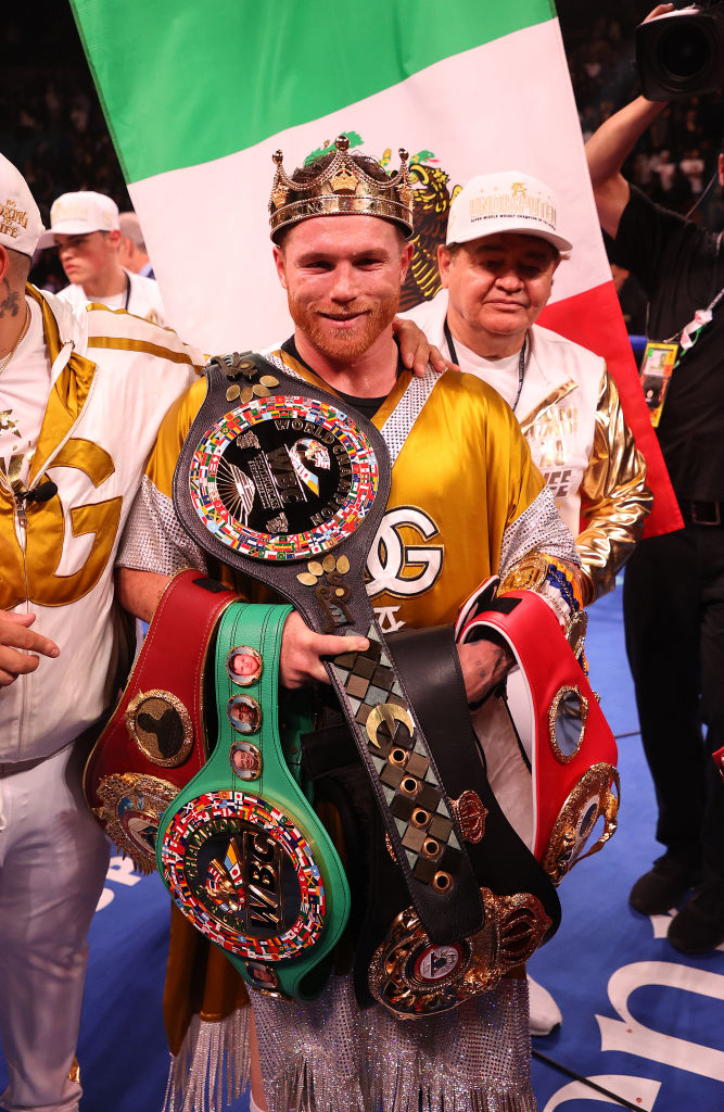 Canelo Álvarez, campeón indiscutido de los supermedianos