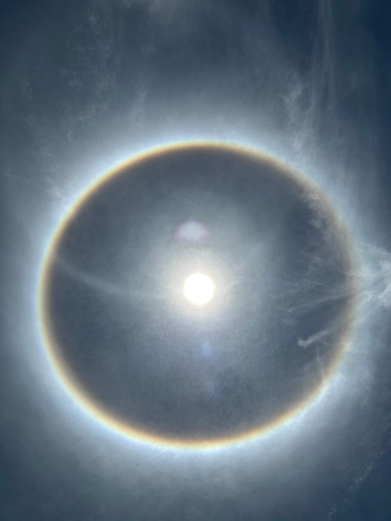 ¿Vieron el Sol? 10 fotos chidas del halo solar que sorprendió a CDMX