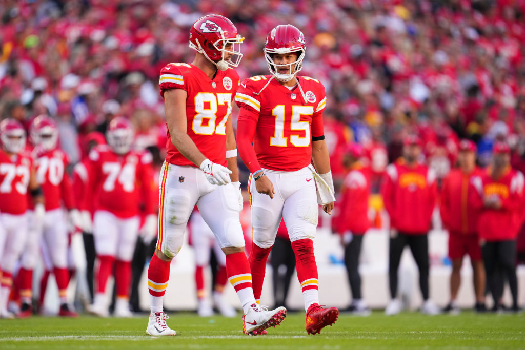 Patrick Mahomes y Travis Kelce, de las mejores duplas en la historia