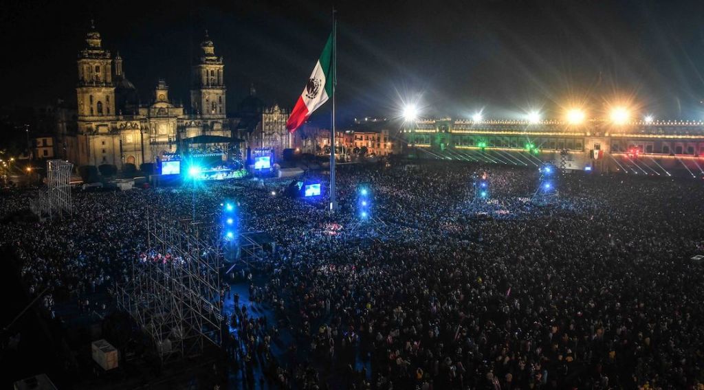 Grupo Frontera en el Zócalo de la CDMX.