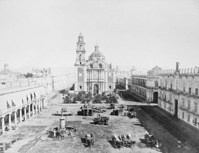 Escribir cartas de amor en la Plaza Santo Domingo