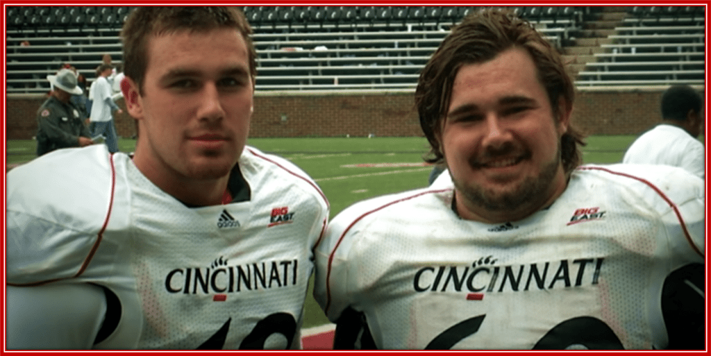 Travis y Jason Kelce con la Universidad de Cincinnati