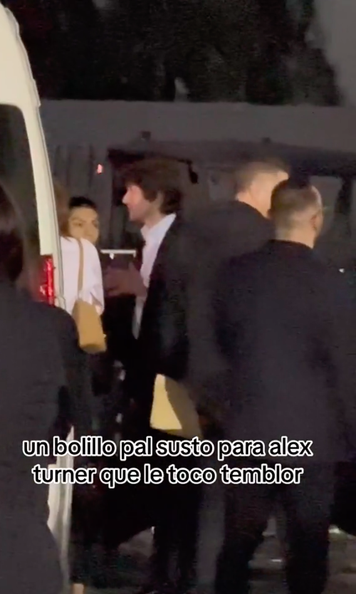 Un video muestra la reacción de Alex Turner al temblor del 6 de octubre y lo entendemos 