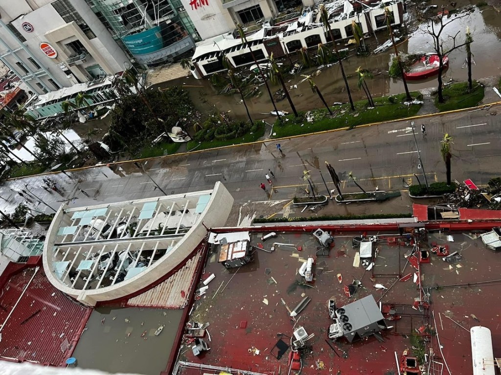 Fotos y videos del fuerte impacto del huracán Otis en Guerrero