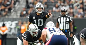 Jimmy Garoppolo jugó medio tiempo con los Raiders