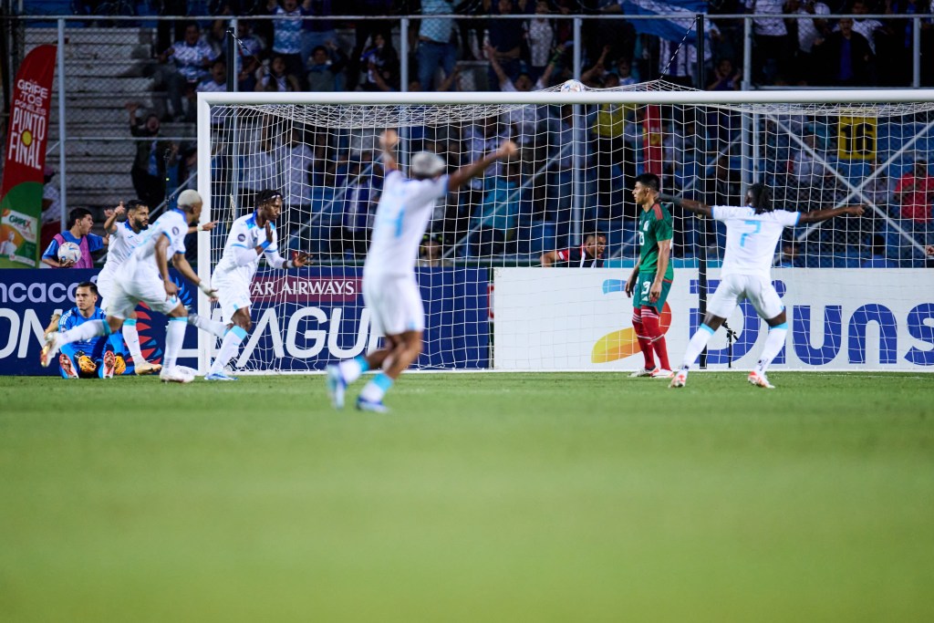 México cayó ante Honduras