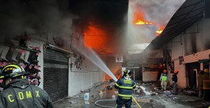 Fotos y videos para dimensionar el tremendo incendio en Tepito