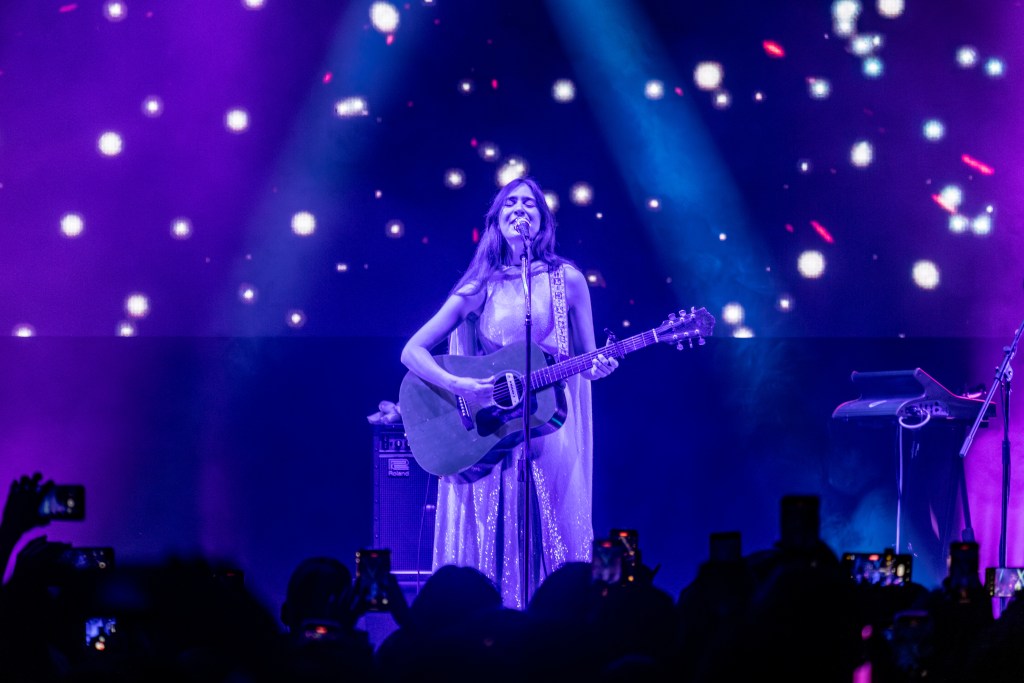 Weyes Blood sedujo al Auditorio BB con un concierto íntimo y etéreo