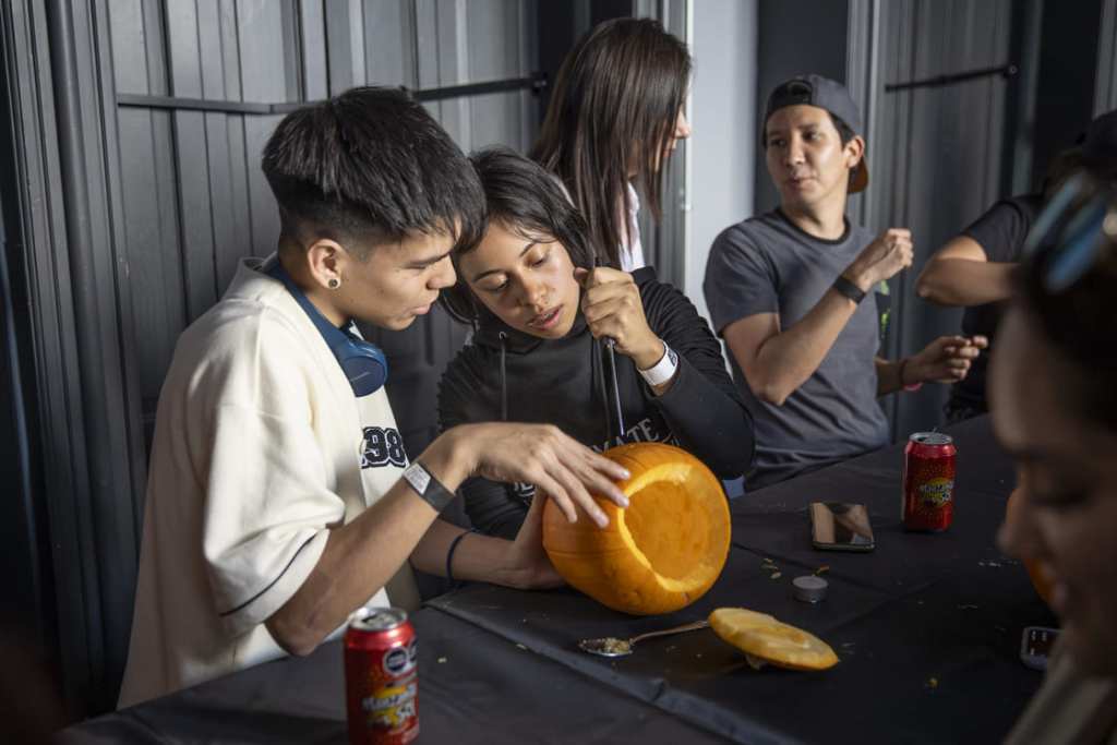 house of vans house of horror pumpkin carving