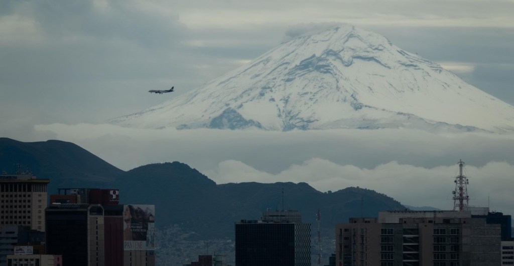 Fotos de los volcanes Iztaccíhuatl y Popocatépetl que nos dan fuerza para aguantar el friazo