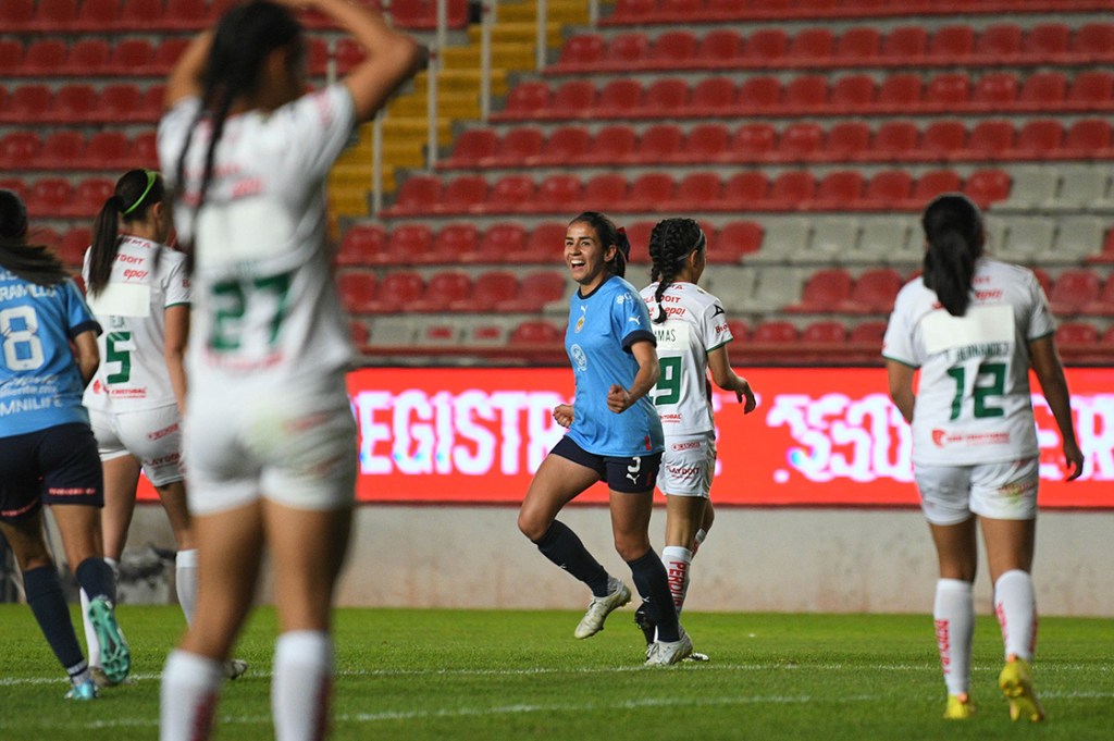 Damaris Godínez Chivas vs Necaxa Femenil