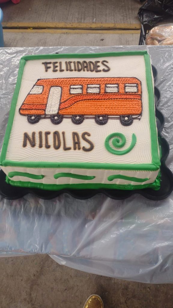 Niño celebró su cumpleaños con fiesta temática del Metro CDMX