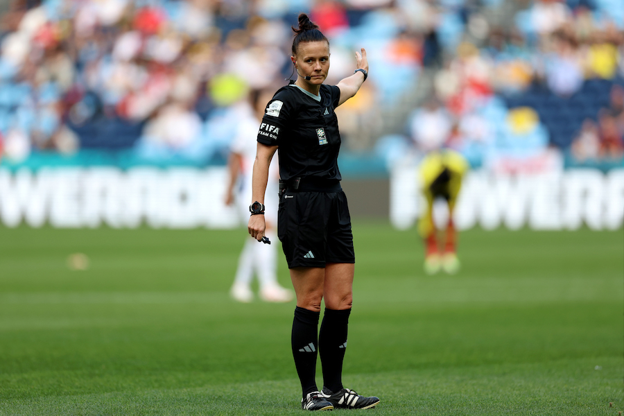 Rebeca Welch, primera árbitra en Premier League