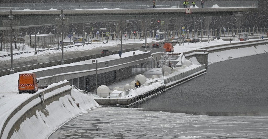 En fotos: Histórica nevada en Rusia