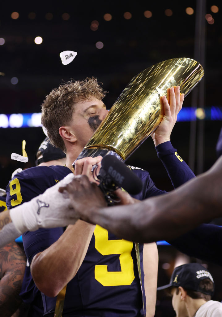 El QB 12 en darle un campeonato a Michigan