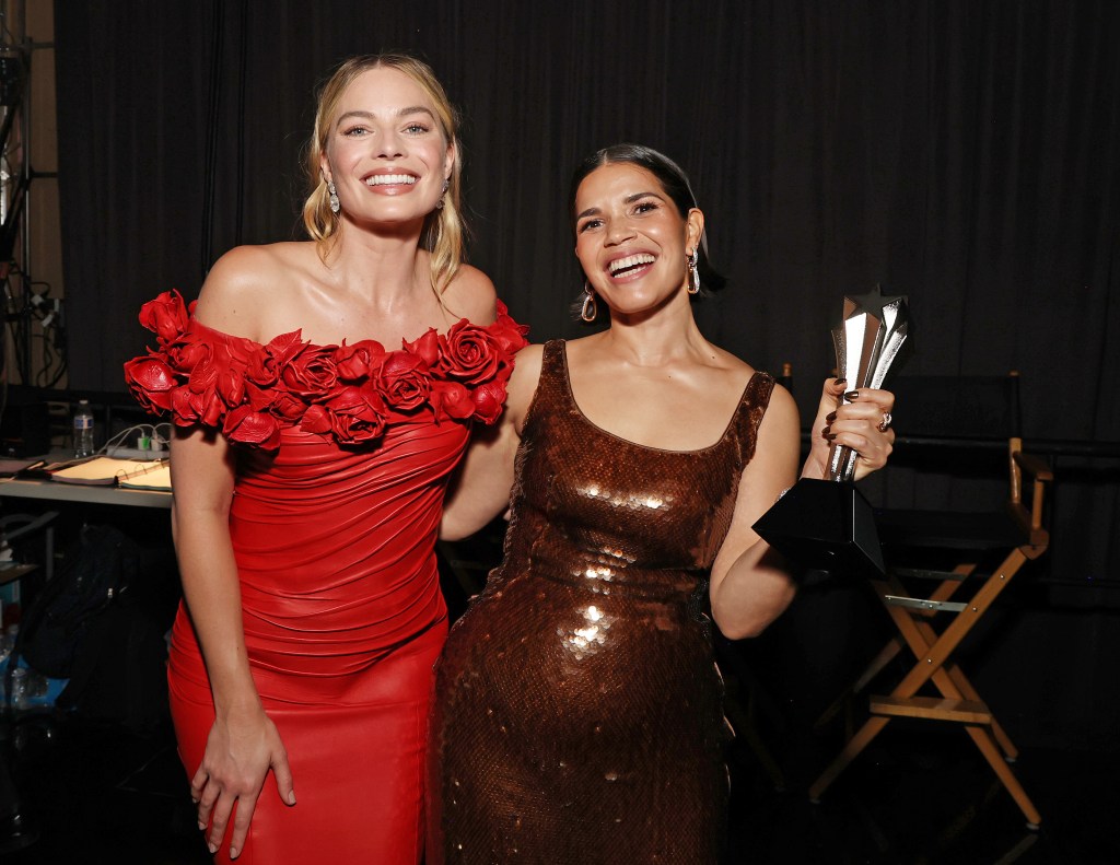 El poderoso y emotivo discurso de America Ferrera en los Critics Choice Awards 2024