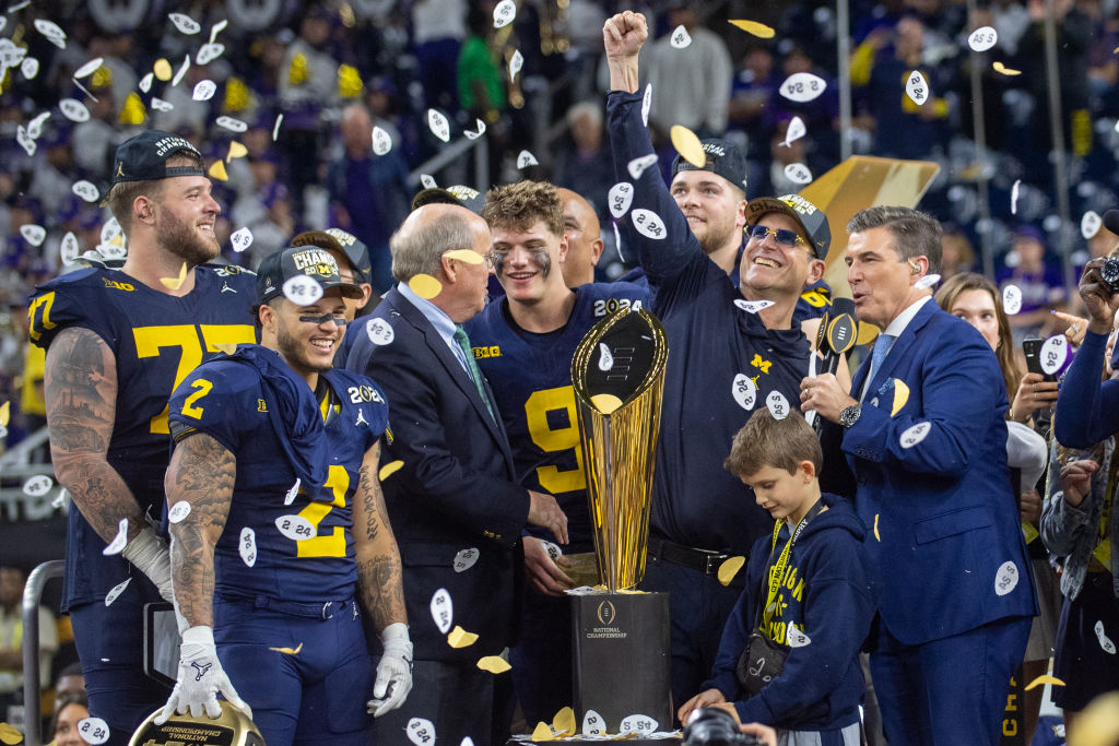 Los líderes de Wolverines celebrando el campeonato