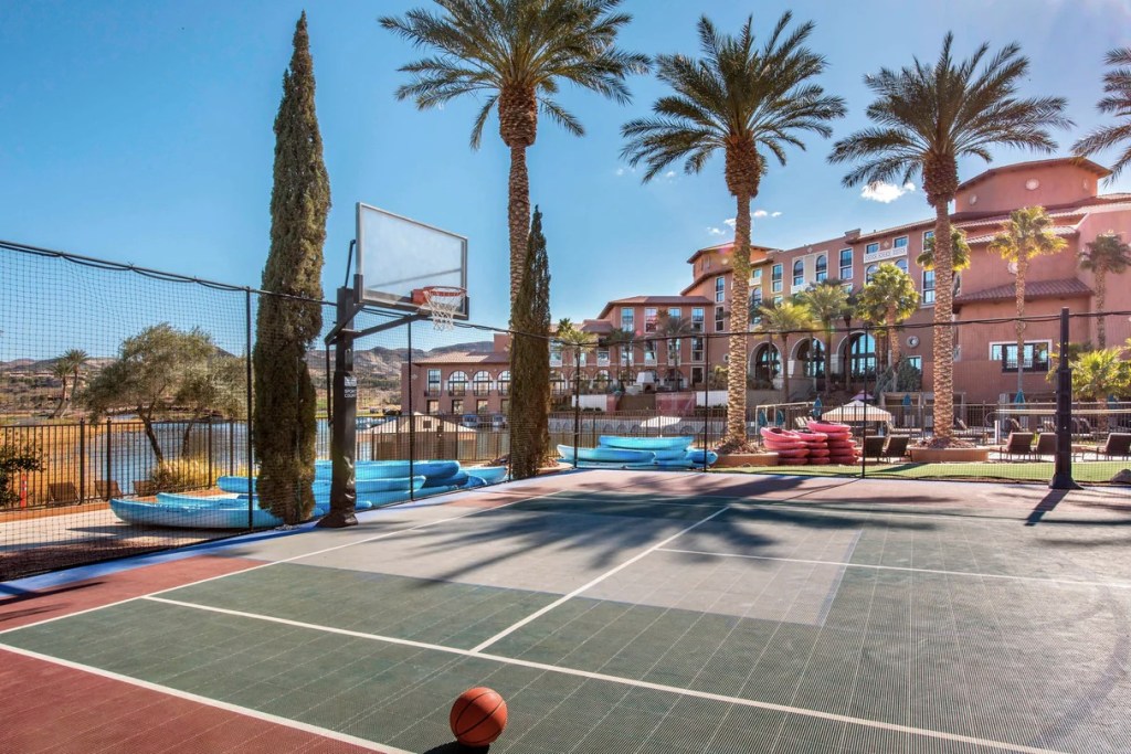 Cancha de basquetbol / The Westin Lake Las Vegas