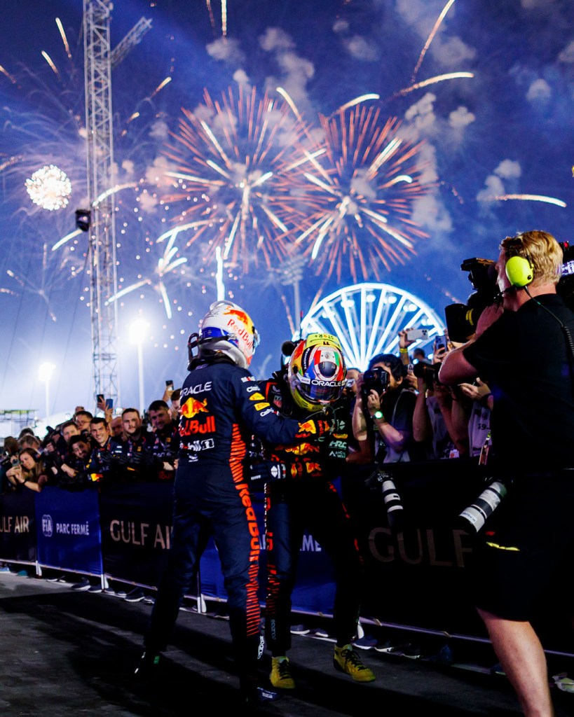 Max Verstappen y Checo Pérez en el Gran Premio de Bahrein 2023 