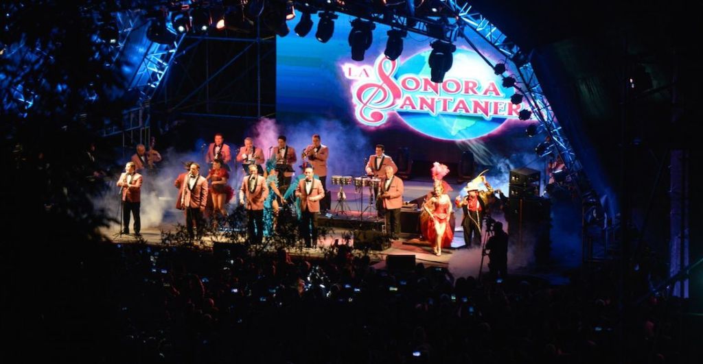 ¡Bailazo de la Sonora Santanera en el Zócalo por el Día del Amor!