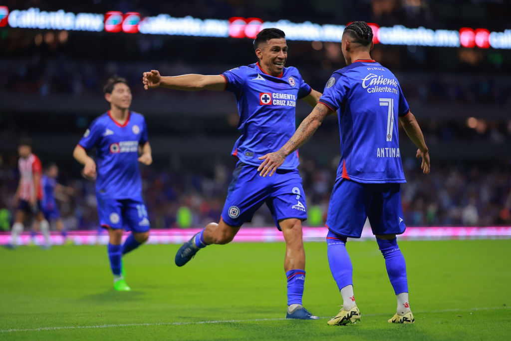 Cruz Azul le dio un baile de 45 minutos a Chivas