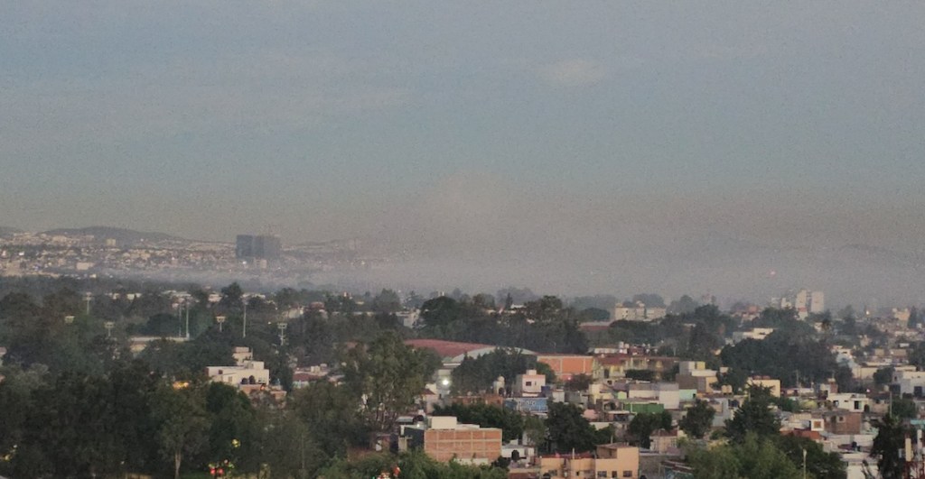 Esto andamos respirando: 3 días seguidos de incendios y mucho humo en el Naucalpan