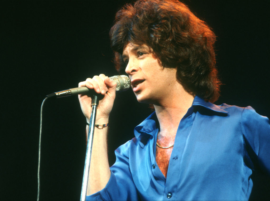 La historia detrás de "All By Myself", la canción de Eric Carmen que casi le trae una demanda