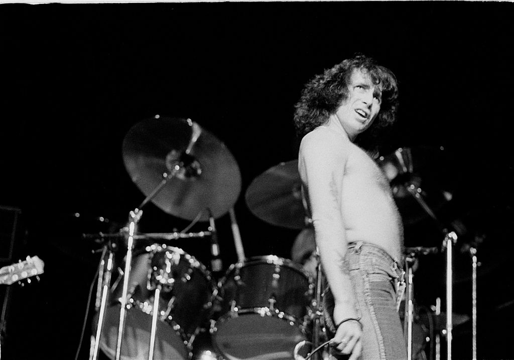 ¿La compuso Bon Scott? La verdadera historia detrás de "Back in Black" de AC/DC¿La compuso Bon Scott? La verdadera historia detrás de "Back in Black" de AC/DC