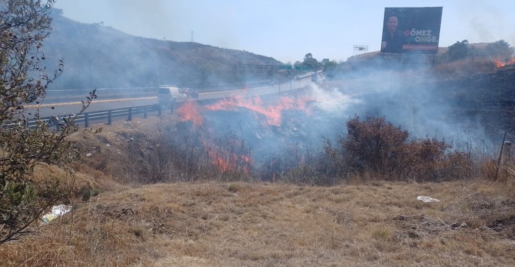 Esto andamos respirando: 3 días seguidos de incendios y mucho humo en el Naucalpan