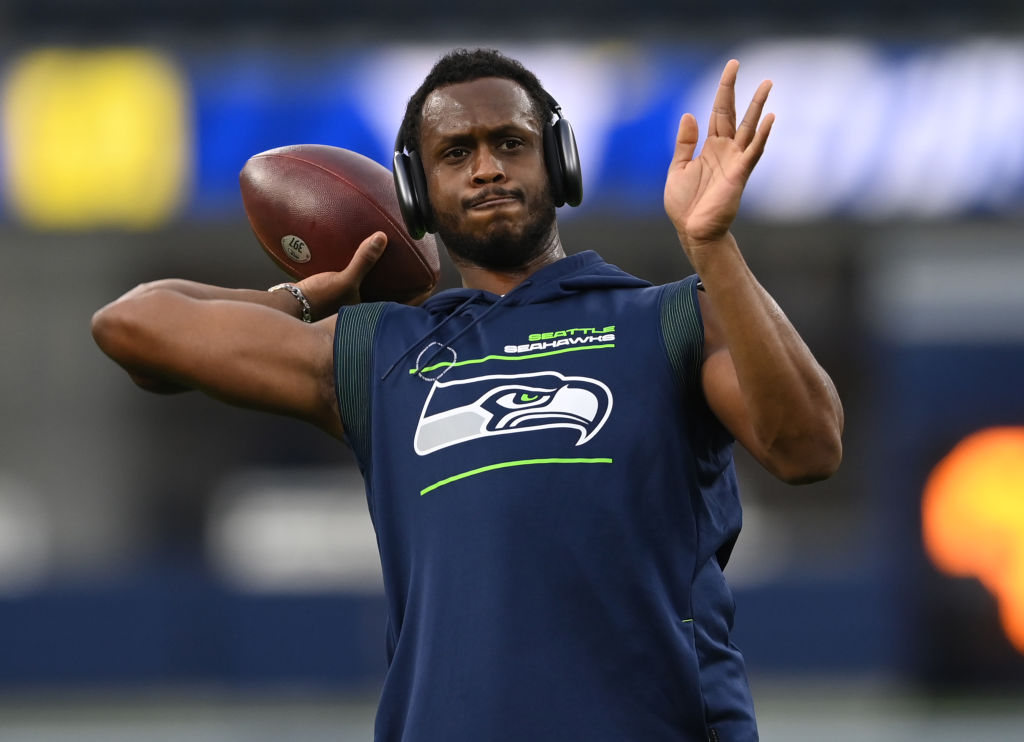 Geno Smith podría ser el QB titular de Seahawks para la NFL 2024... o tal vez no