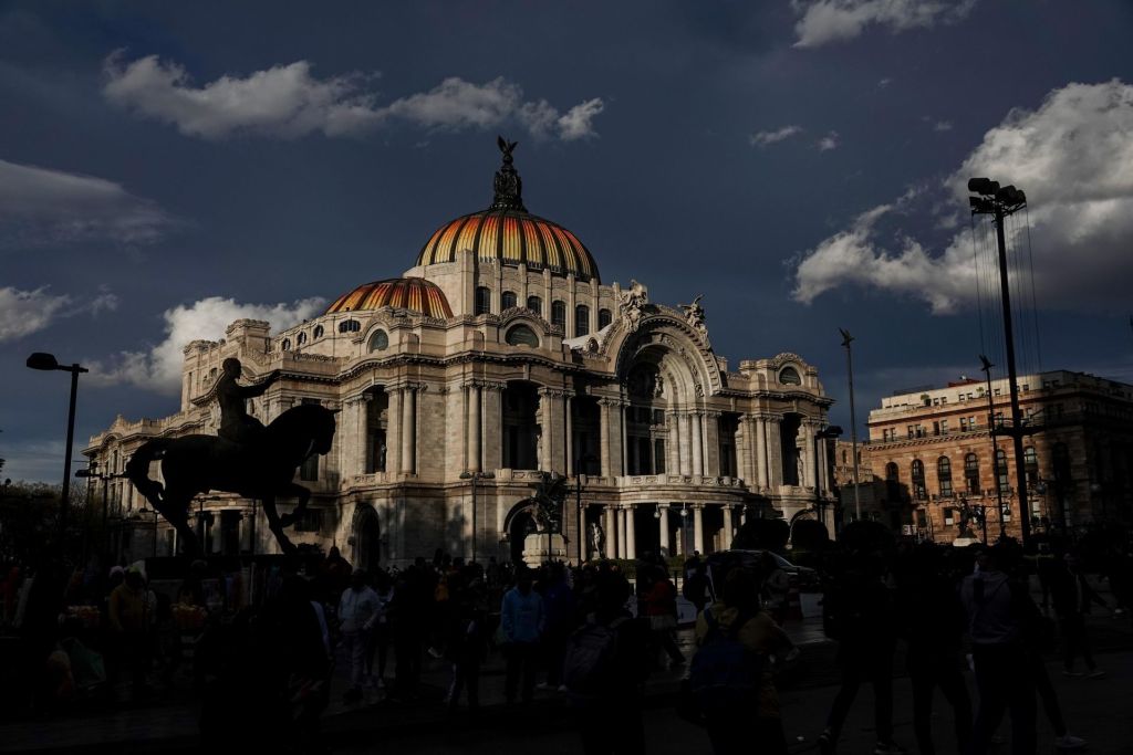 ¿Está prohibido tomar fotos o videos en Bellas Artes?